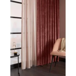 Inbetween Mandy Roze